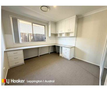 SLEEK & SPACIOUS MODERN HOME - Photo 1