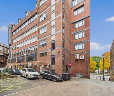 1 bedroom Studio flat to rent - Photo 4