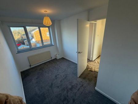 3 bedroom semi-detached house to rent - Photo 3