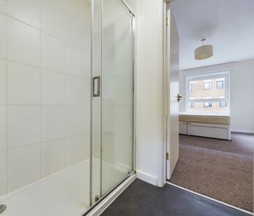 Room in a Shared House, London, SW8 - Photo 5