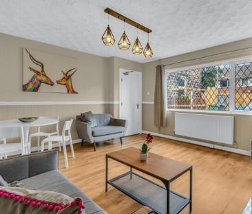 3 bedroom terraced house to rent - Photo 2