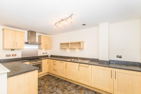 2 bedroom flat to rent - Photo 4