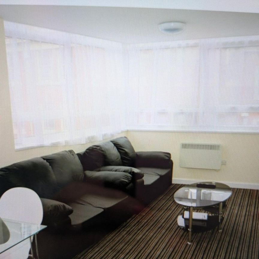 Room in a Shared Flat, Queen Street, S1 - Photo 1