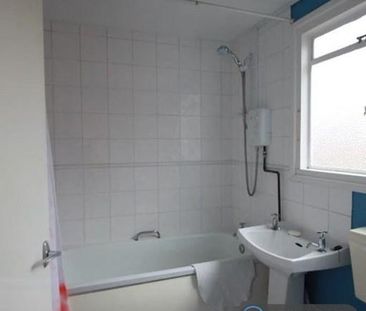 1 bedroom in a flat share to rent - Photo 5