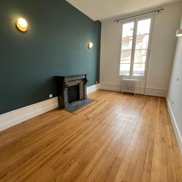 Location Appartement 3 pièces 97m² NIORT 79000 - Photo 1