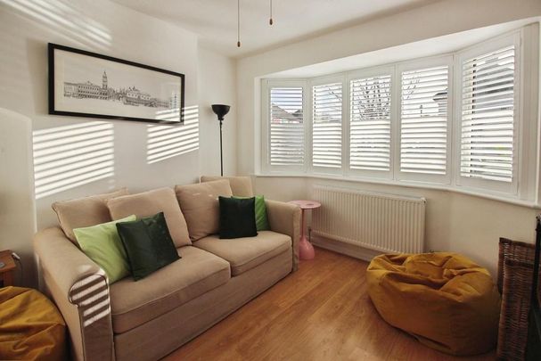 4 bedroom semi-detached house to rent - Photo 1