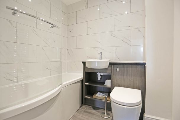 Price £1,600 pcm - Available Now - Part Furnished - Photo 1