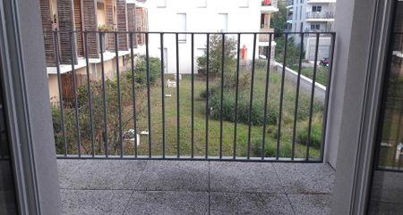 location Appartement T2 DE 42.9m² À RIS ORANGIS - Photo 2