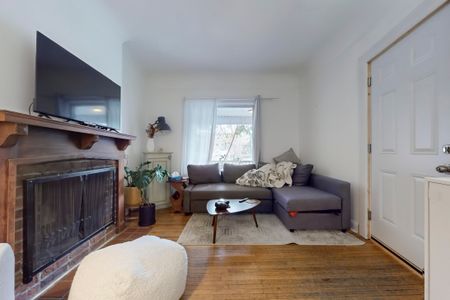 For Lease - 26 Indian Road Unit# Apt 1, Toronto, Ontario - Photo 3