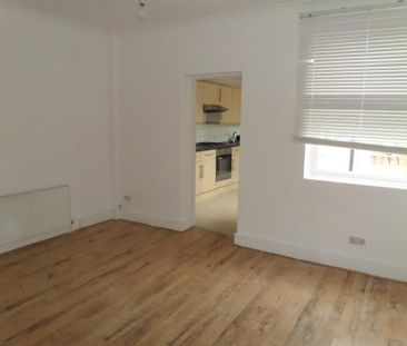 2 bedroom end of terrace house to rent - Photo 1