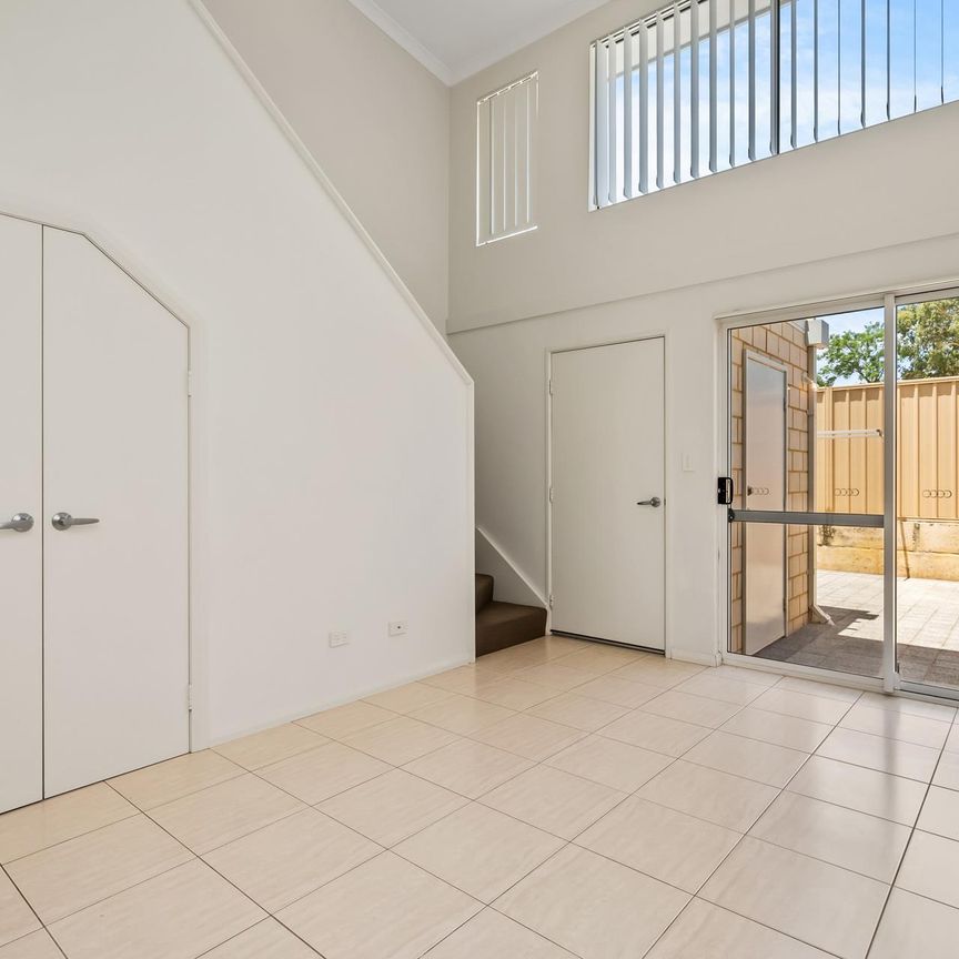 15/19 Eacott Street - Photo 1