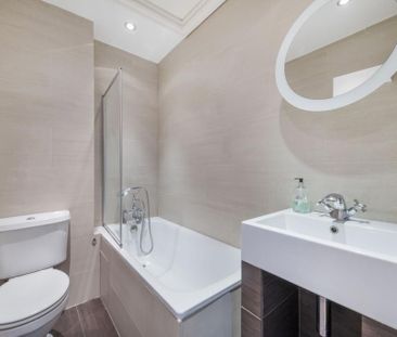 3 bedroom flat to rent - Photo 1