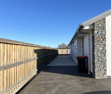 Modern Four Bedroom Home in Wai-iti - Photo 2