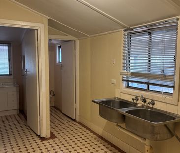 Spacious Family Living! - Photo 6