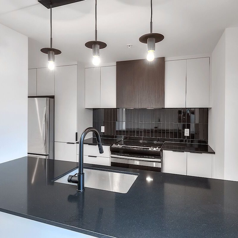 4982 Pl. de la Savane, Montréal, QC - Photo 1