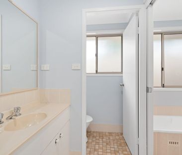 Modern Villa in Prime Location - Photo 4