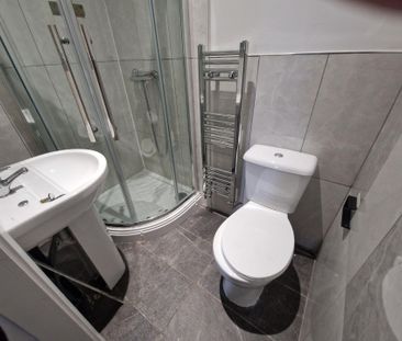 Manchester Road East - Photo 6