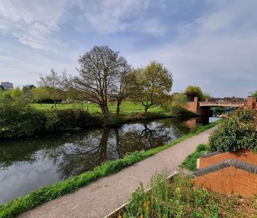 Fen Close, Kidderminster, DY10 - Photo 1