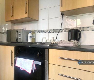 1 bedroom in a house share to rent - Photo 6