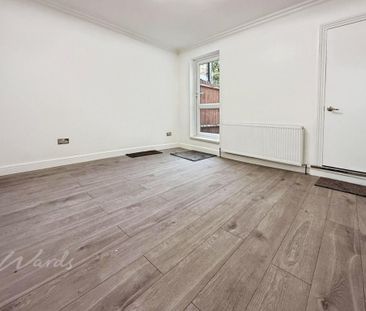 2 bedroom end of terrace house to rent - Photo 3