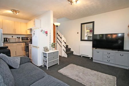 1 bedroom end of terrace house to rent - Photo 2