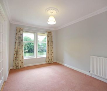 3 bedroom flat to rent - Photo 2