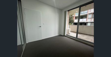 Modern Three Bedroom Unit - 20% Below Market Rent - Photo 3
