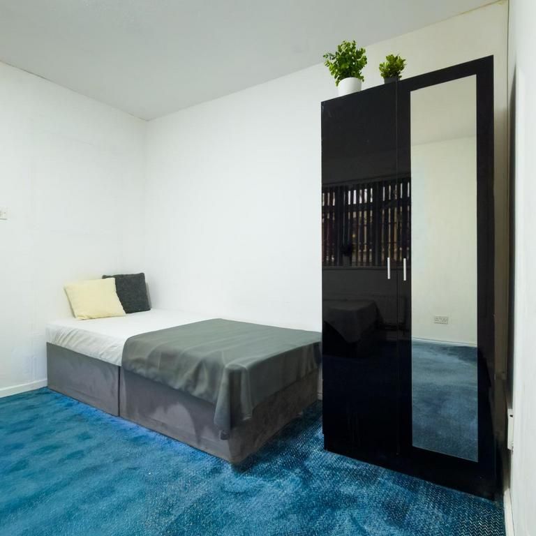 1 bedroom in a house share to rent - Photo 1