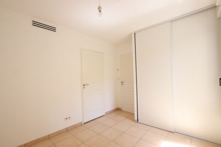 Location Appartement 2 pièces 42m² MARSEILLE 7ème - Photo 3