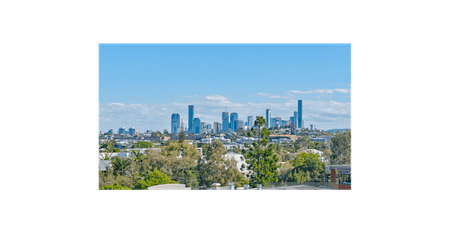 Luxury Three-Level Townhouse with Panoramic Oxford Street Views in Central Bulimba - Photo 2