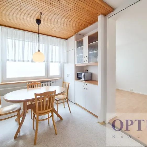 P8 Kobylisy, Chabařovická ul., slunný prostorný byt 4 + 1, s lodžií, 97 m - Photo 1