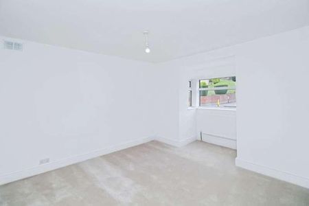 St. Pauls Avenue, Barry, CF62 - Photo 2