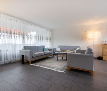 Comfortable 5.5-room apartment in a central location - Photo 1