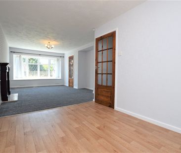 38, Silver Royd Drive, Wortley, Leeds, West Yorkshire, LS12 4QS - Photo 4