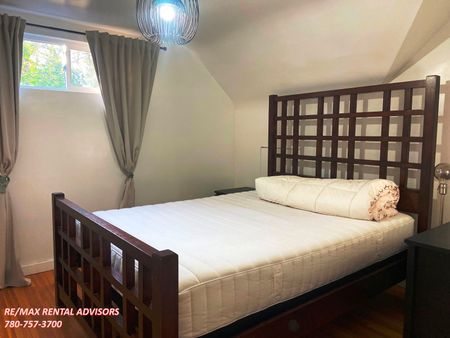 AMAZING 3+2 BED, 2 BATH, FURNISHED, 1 & A HALF BUNGALOW WITH A SINGLE DETACHED GARAGE IN THE COMMUNITY OF PARKALLEN - Photo 3