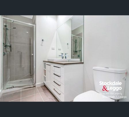 2/14 Henderson Road, Tullamarine, Vic 3043 - Photo 1