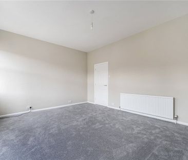 A beautiful and recently refurbished three/four bedroom property in... - Photo 1