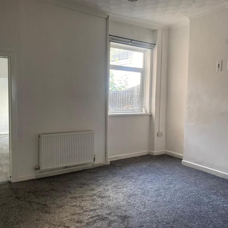 4 bedroom terraced house to rent - Photo 1
