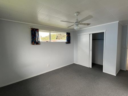 Low-maintenance coastal living - Photo 3