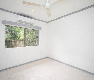 Fully Air Conditioned and Fully Tiled - Solar - Single Carport - Photo 6