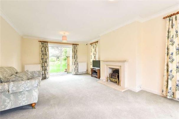 Woodbury Avenue, Petersfield, Hampshire, GU32 - Photo 1