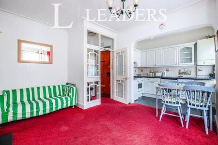 1 bedroom flat to rent - Photo 2