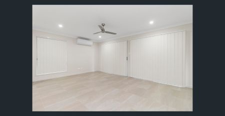 Comfortable 4 Bedroom Home & Multiple Living Areas - Photo 4