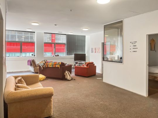 Perfect for students -Spacious 6-Bedroom Apartment in the Heart of Wellington - Photo 1