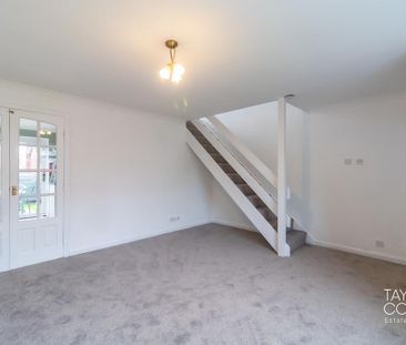 3 bedroom link detached house to rent - Photo 2