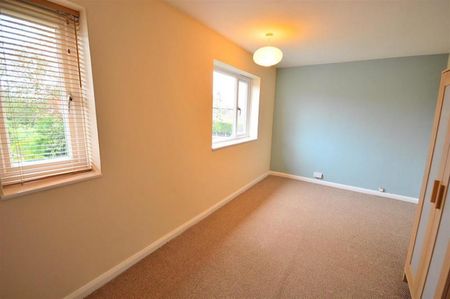 2 Bedroom Semi Detached Available Arranging tenancy - Photo 3