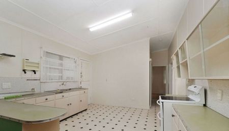 198 Cascade Street, 4305, Raceview Qld - Photo 3