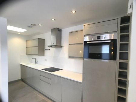 1 Bed Flat, Wandsworth Road, SW8 - Photo 2
