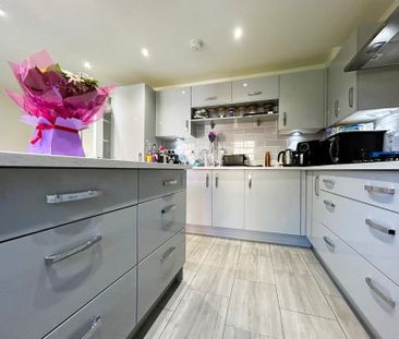 4 bedroom detached house to rent - Photo 5