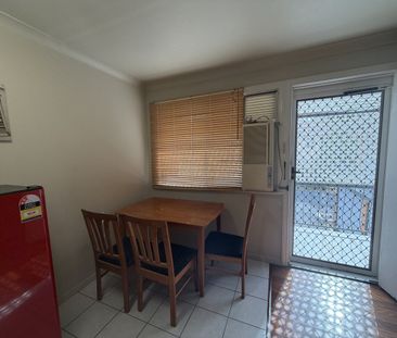 Partly Furnished Convenient Living in the Heart of Annerley - Photo 2